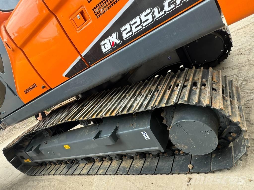 Doosan DX 225 LCA Väikeekskavaatorid 7t-12t