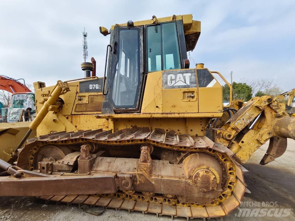 CAT D 7 G 2 Rataslaadurid