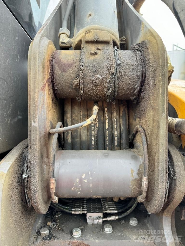 Mecalac 12 MTX Ratasekskavaatorid