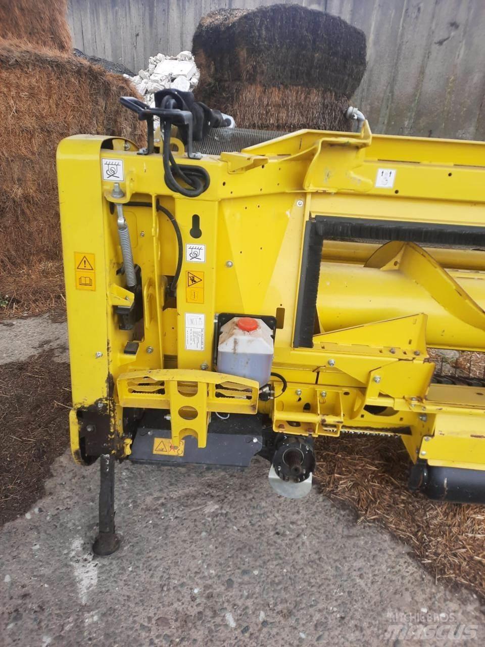 John Deere 8200 i Silokombainid