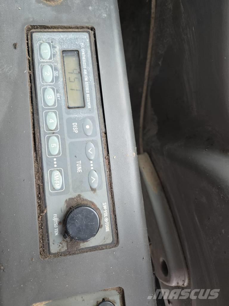 Hitachi ZX 135 US Roomikekskavaatorid