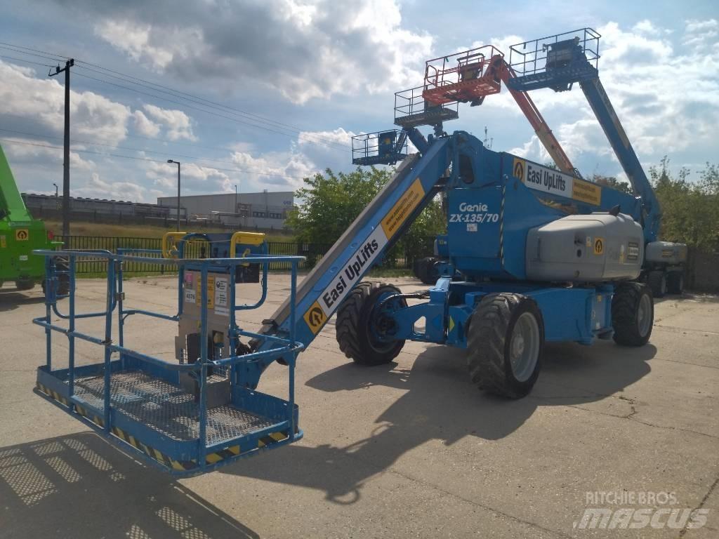 Genie ZX 135/70 Iseliikuvad poomtõstukid