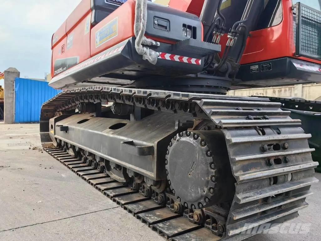 Doosan DX225LC-9C Roomikekskavaatorid