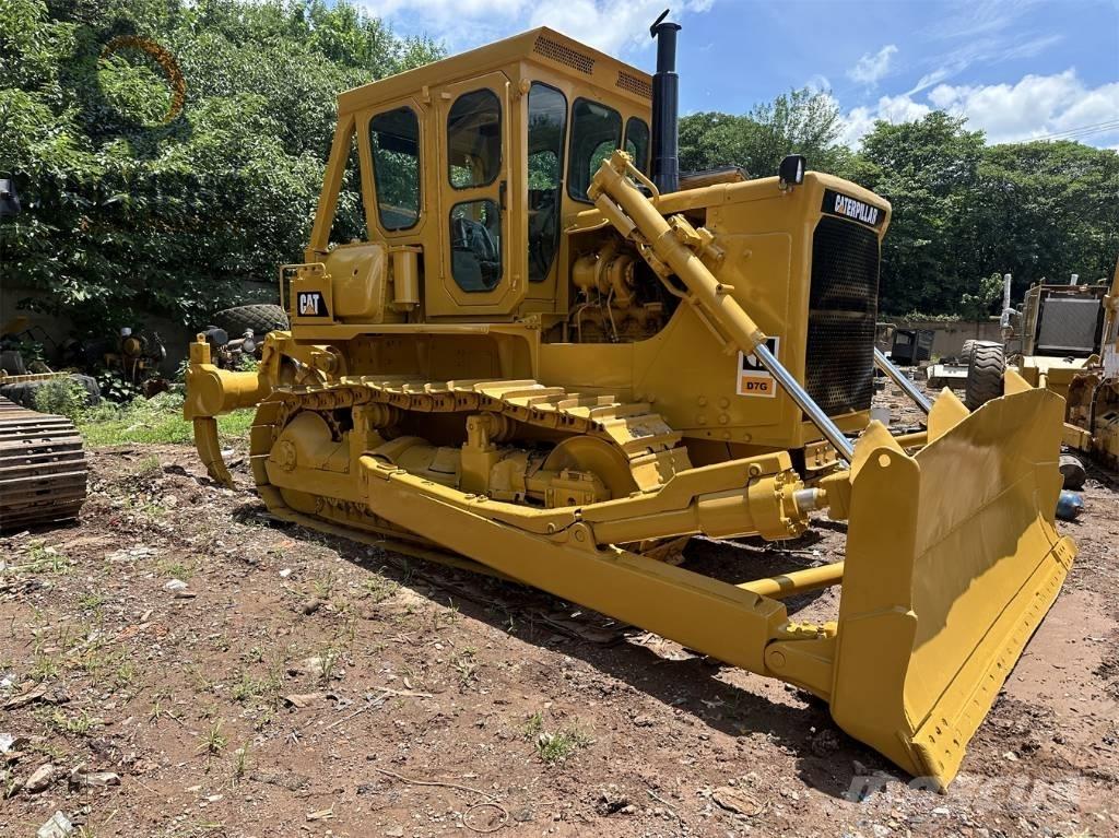 CAT D 7 G Buldooserid
