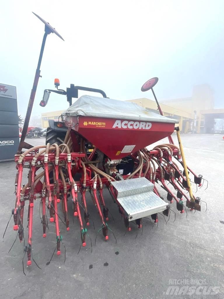 Accord DL 45 Külvikud