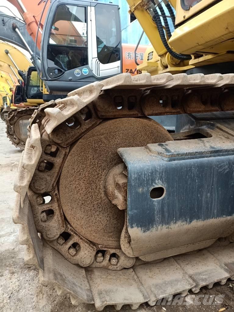 Komatsu PC400-7 Roomikekskavaatorid
