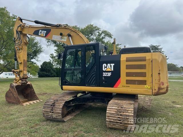  2017 CAT 323 FL Roomikekskavaatorid