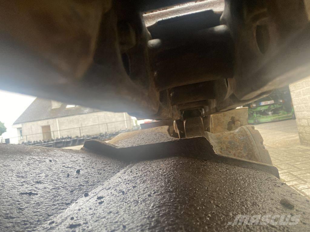 Hitachi EX 135 UR-5 Roomikekskavaatorid