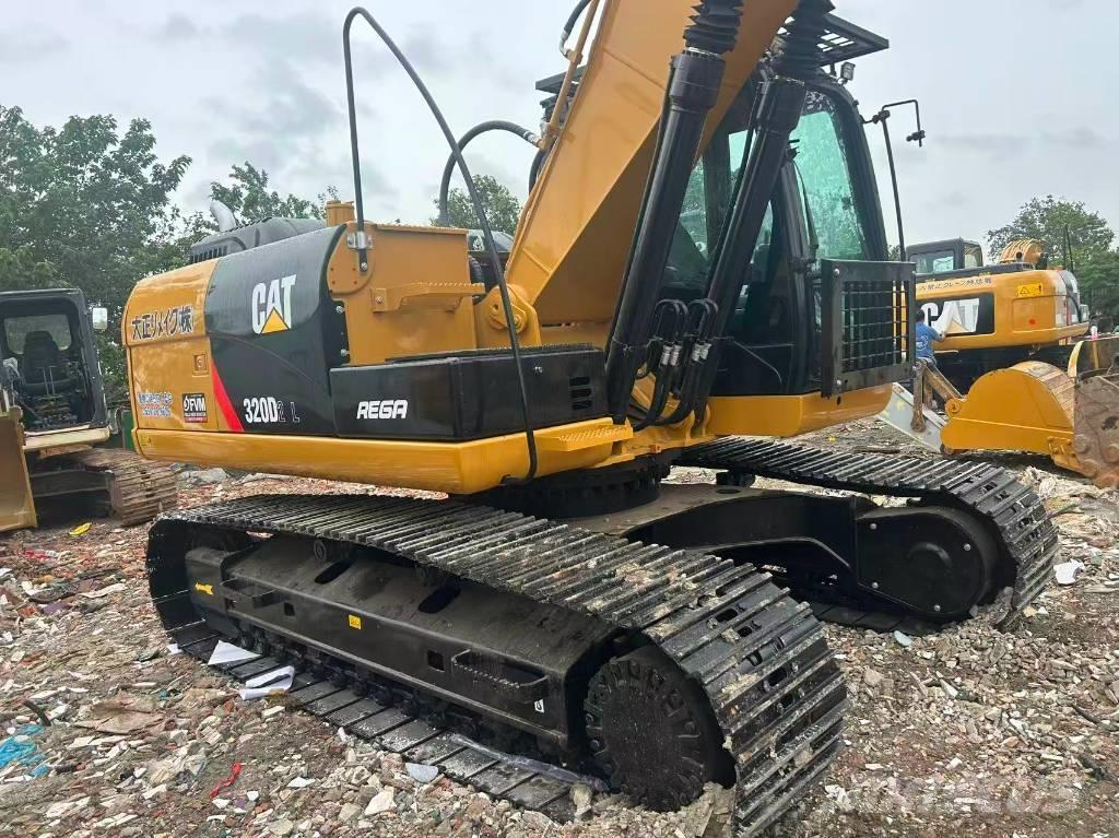 CAT 320D2L Roomikekskavaatorid