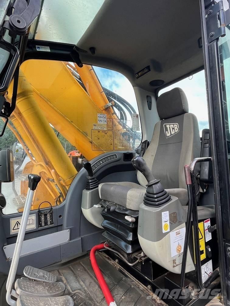 JCB JZ 235 LC Roomikekskavaatorid