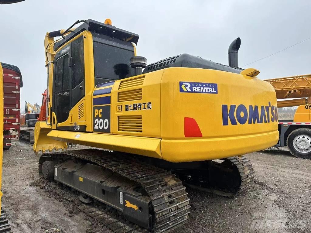 Komatsu PC 200-8 Väikeekskavaatorid 7t-12t