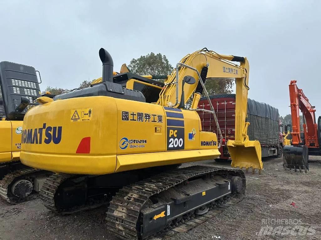 Komatsu PC 200-8 Väikeekskavaatorid 7t-12t