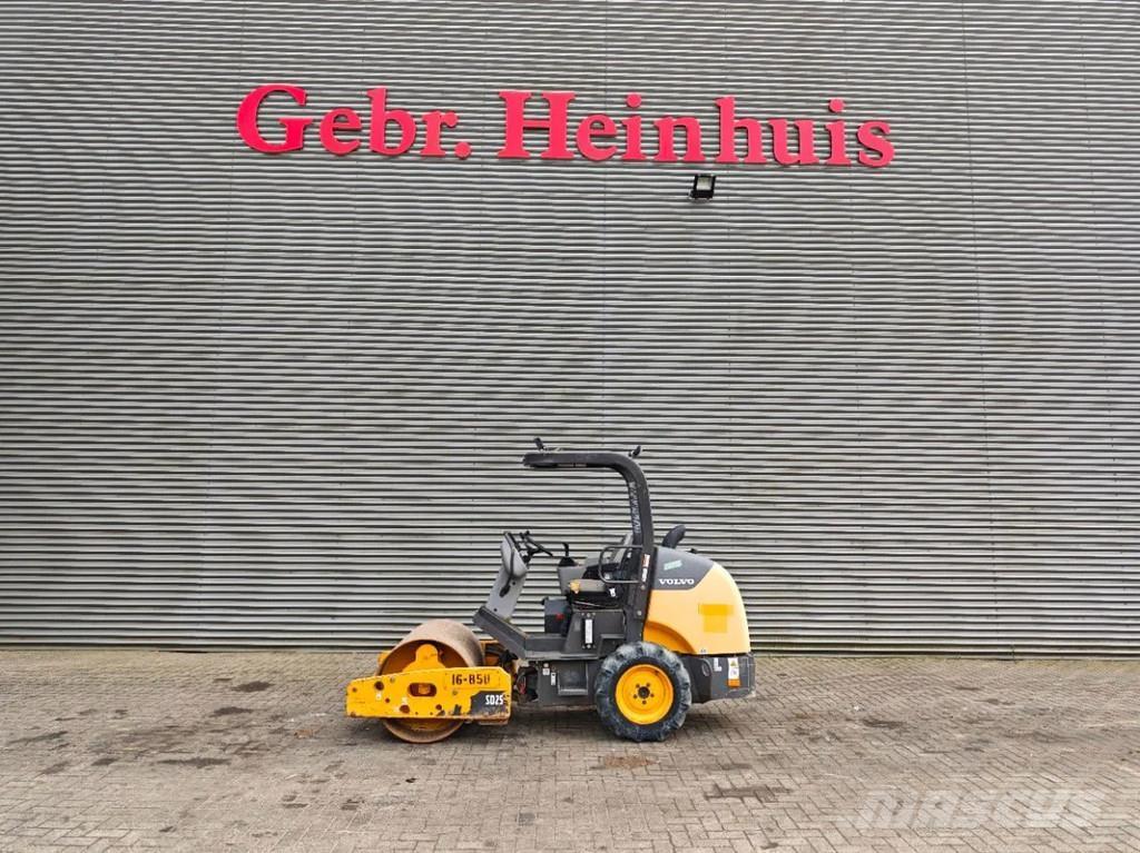 Volvo SD 25 Pneumorehvidega rullid