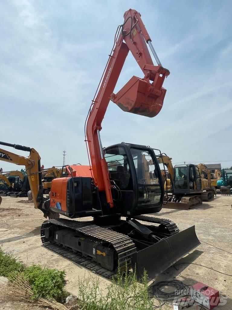 Hitachi ZX 70 Väikeekskavaatorid 7t-12t