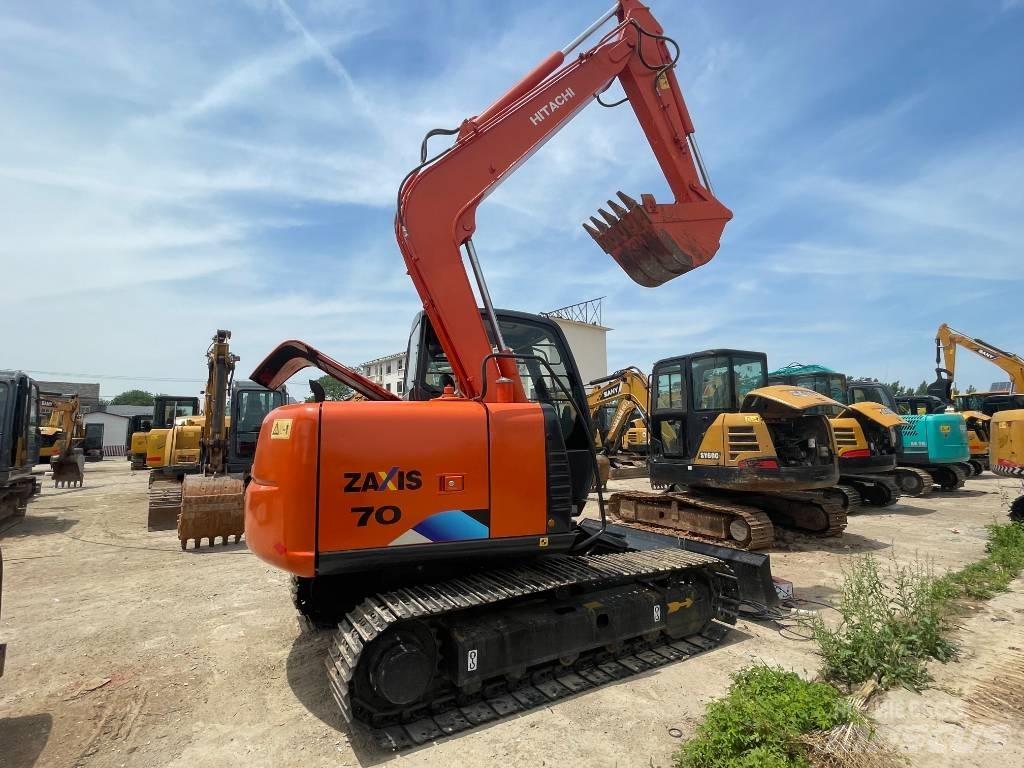 Hitachi ZX 70 Väikeekskavaatorid 7t-12t