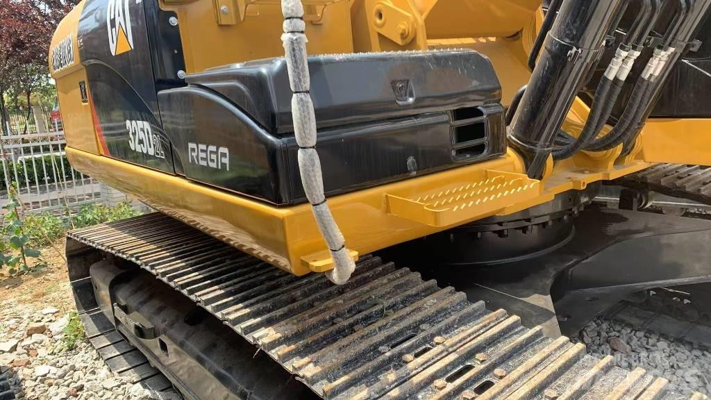 CAT 325 D L Roomikekskavaatorid