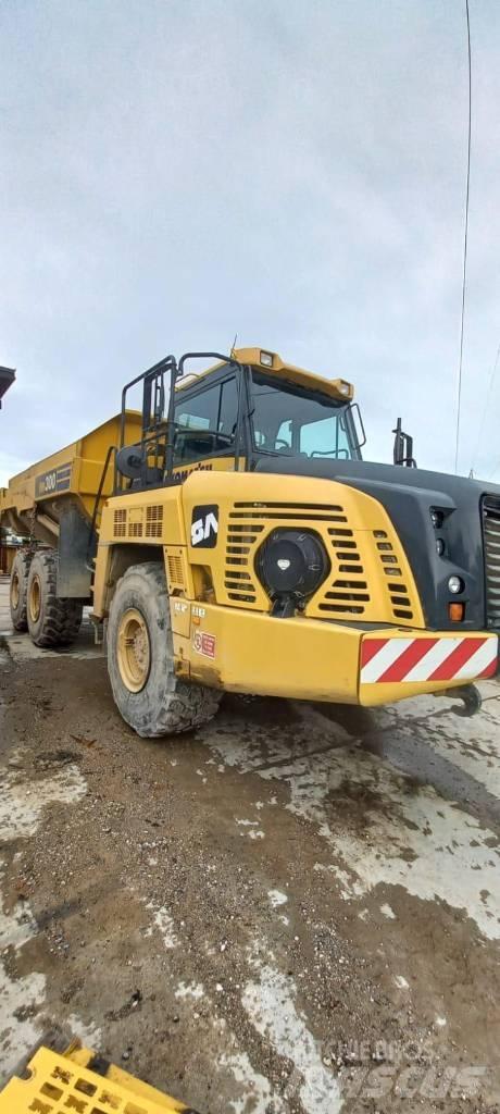 Komatsu HM300-5 Liigendraamiga pinnaseveokid