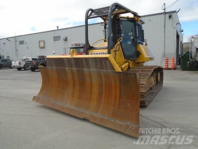 Komatsu D61PX-24 Buldooserid