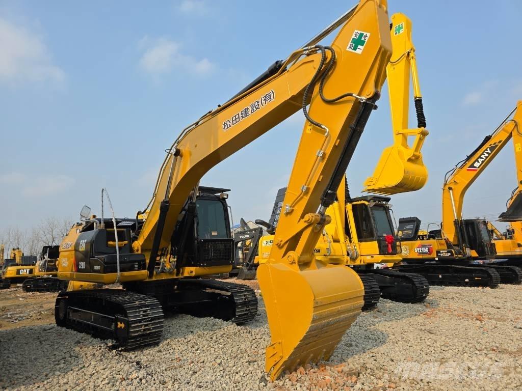 CAT 320D Roomikekskavaatorid