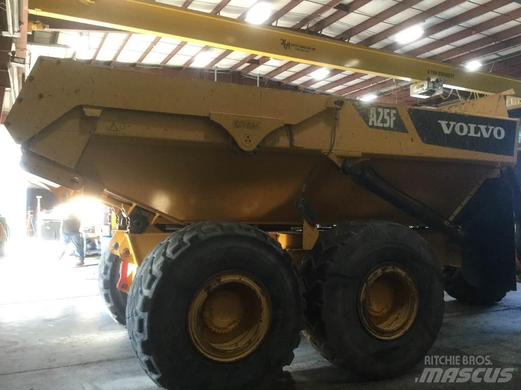Volvo A 25 F Liigendraamiga pinnaseveokid