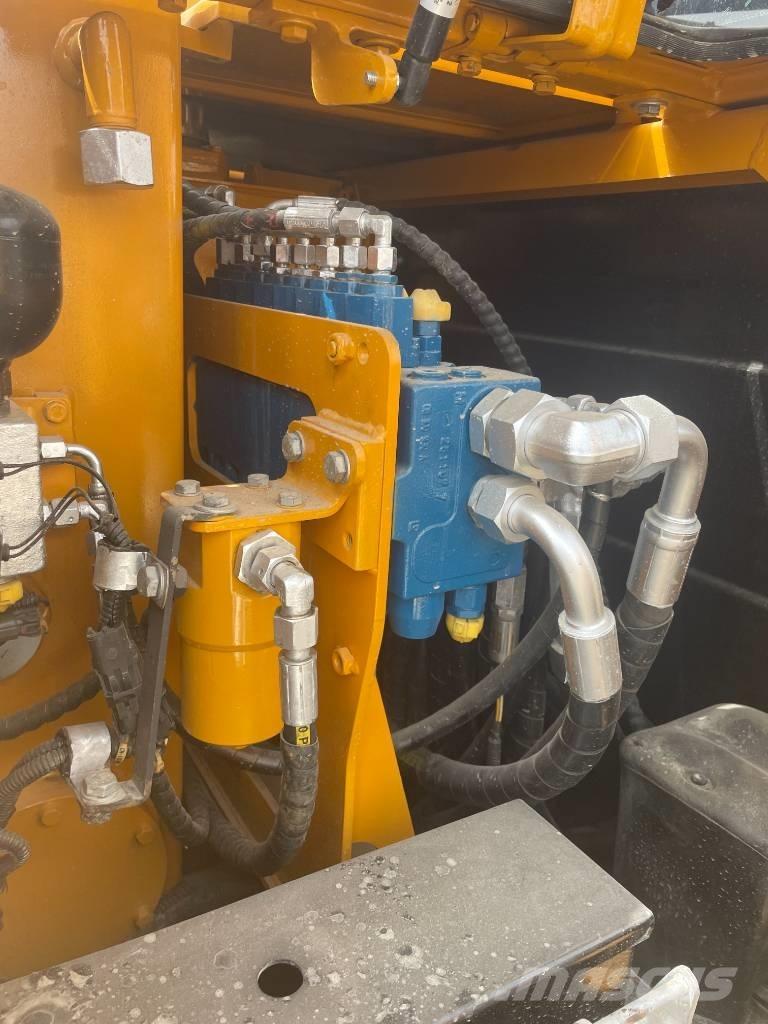 Komatsu PC 240 LC Roomikekskavaatorid