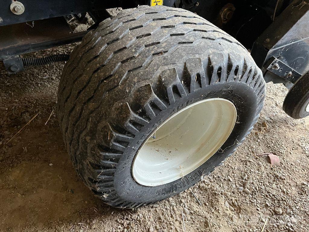 New Holland BR750A Ruloonpressid