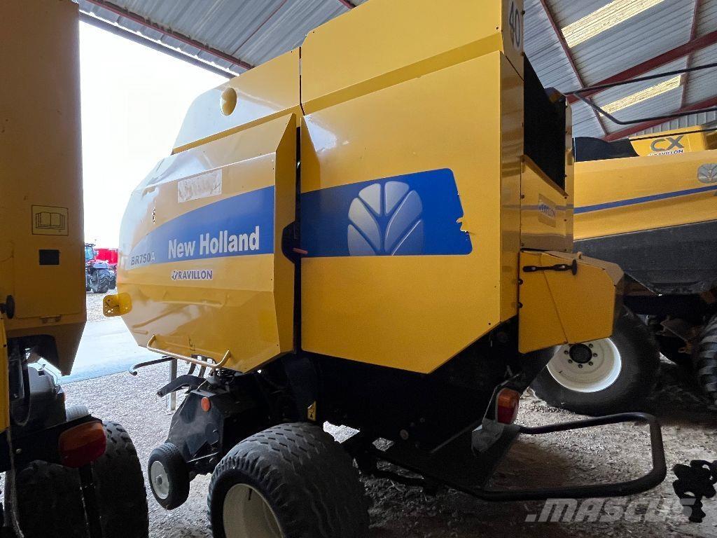 New Holland BR750A Ruloonpressid