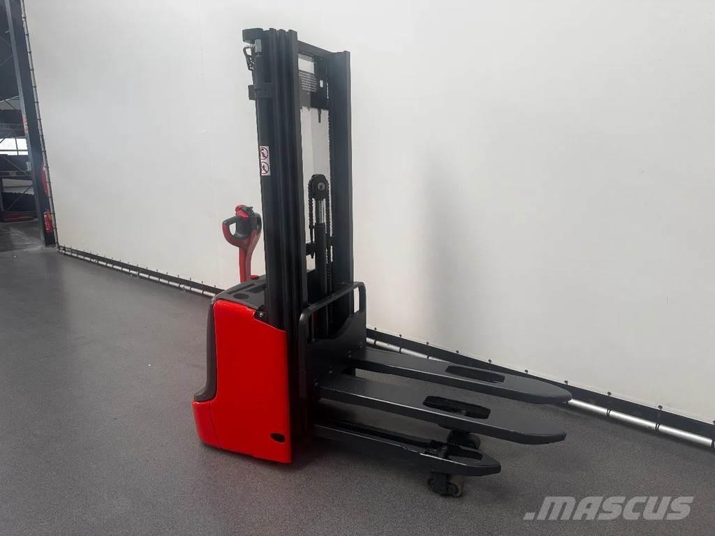 Linde L 12 I Järelkäidavad virnastajad