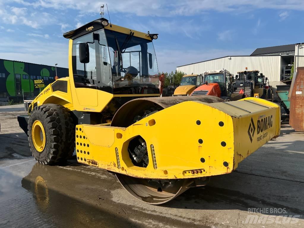 Bomag BW 226 BVC-5 Ühe trumliga rullid