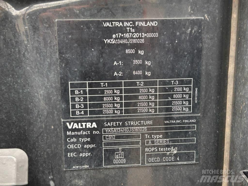 Valtra A 134 Traktorid