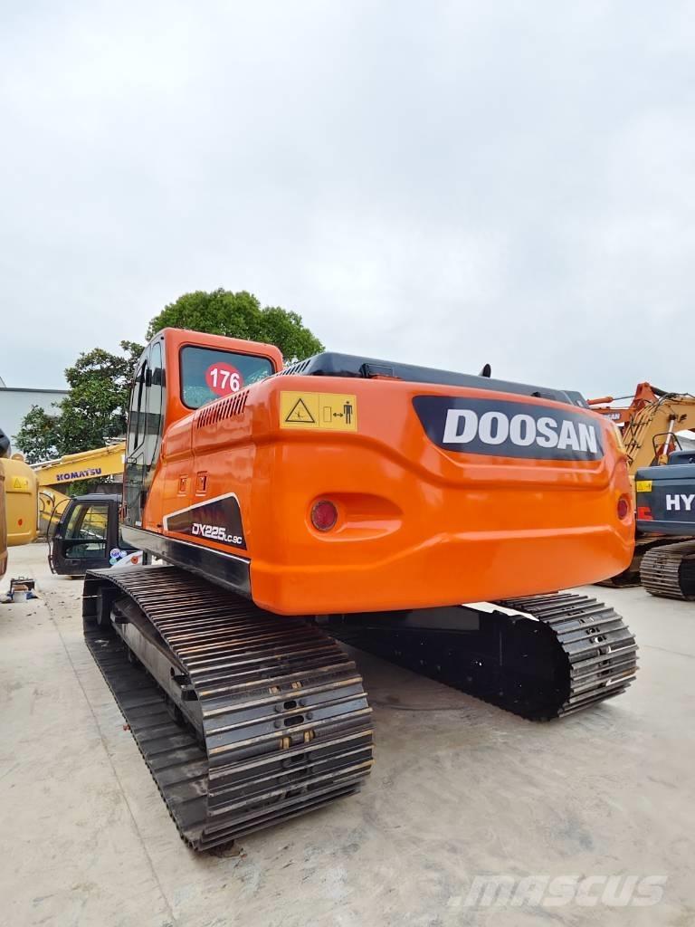 Doosan DX 225 LC-9C Roomikekskavaatorid