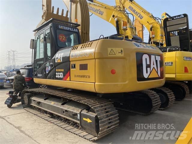 CAT 323 D L Roomikekskavaatorid