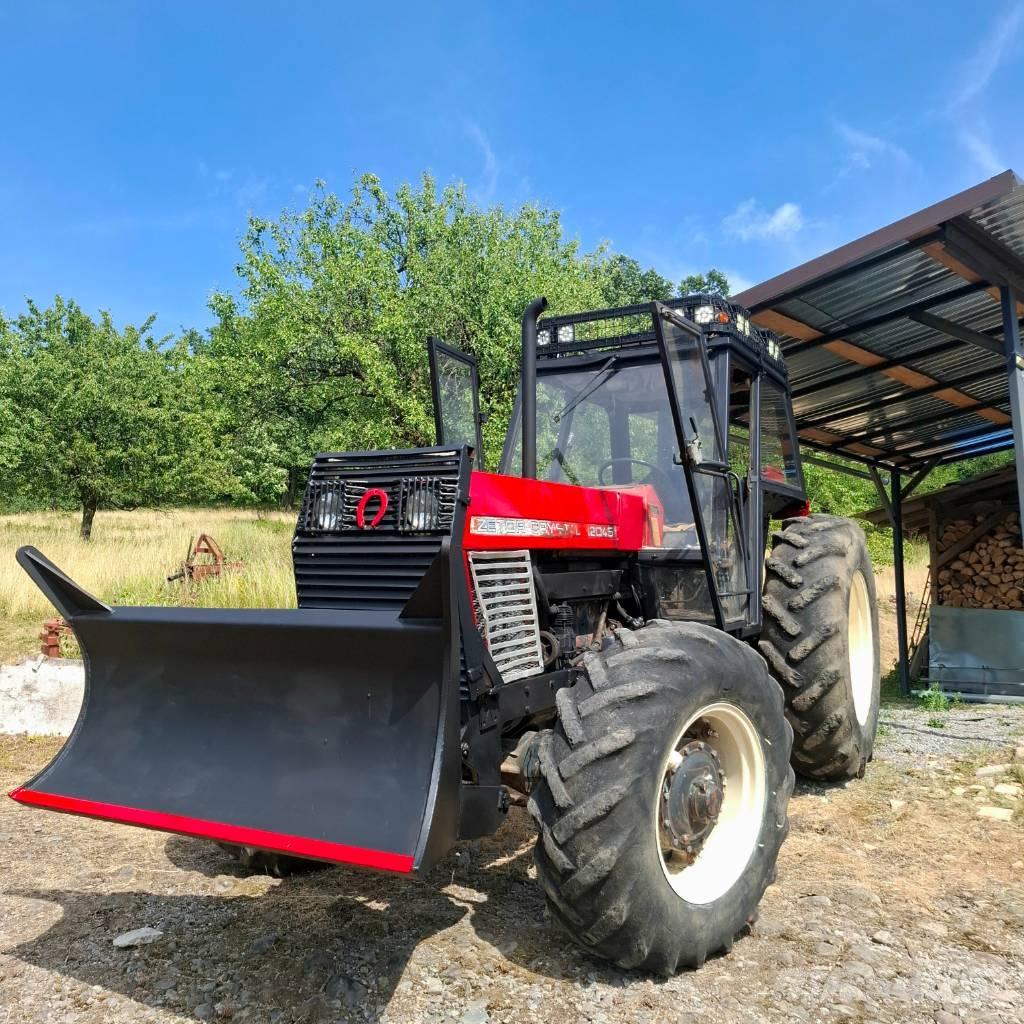 Zetor CRYSTAL Metsatööks kohandatud traktorid