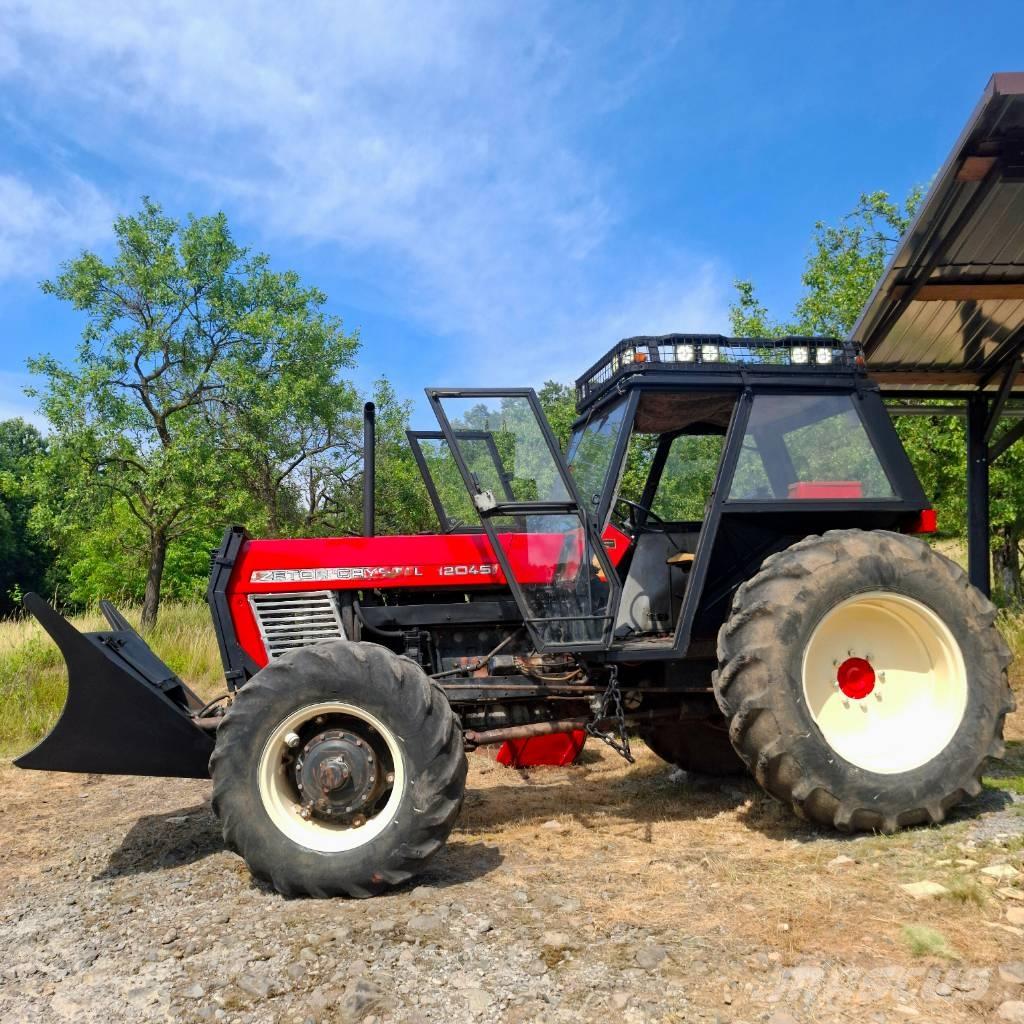 Zetor CRYSTAL Metsatööks kohandatud traktorid