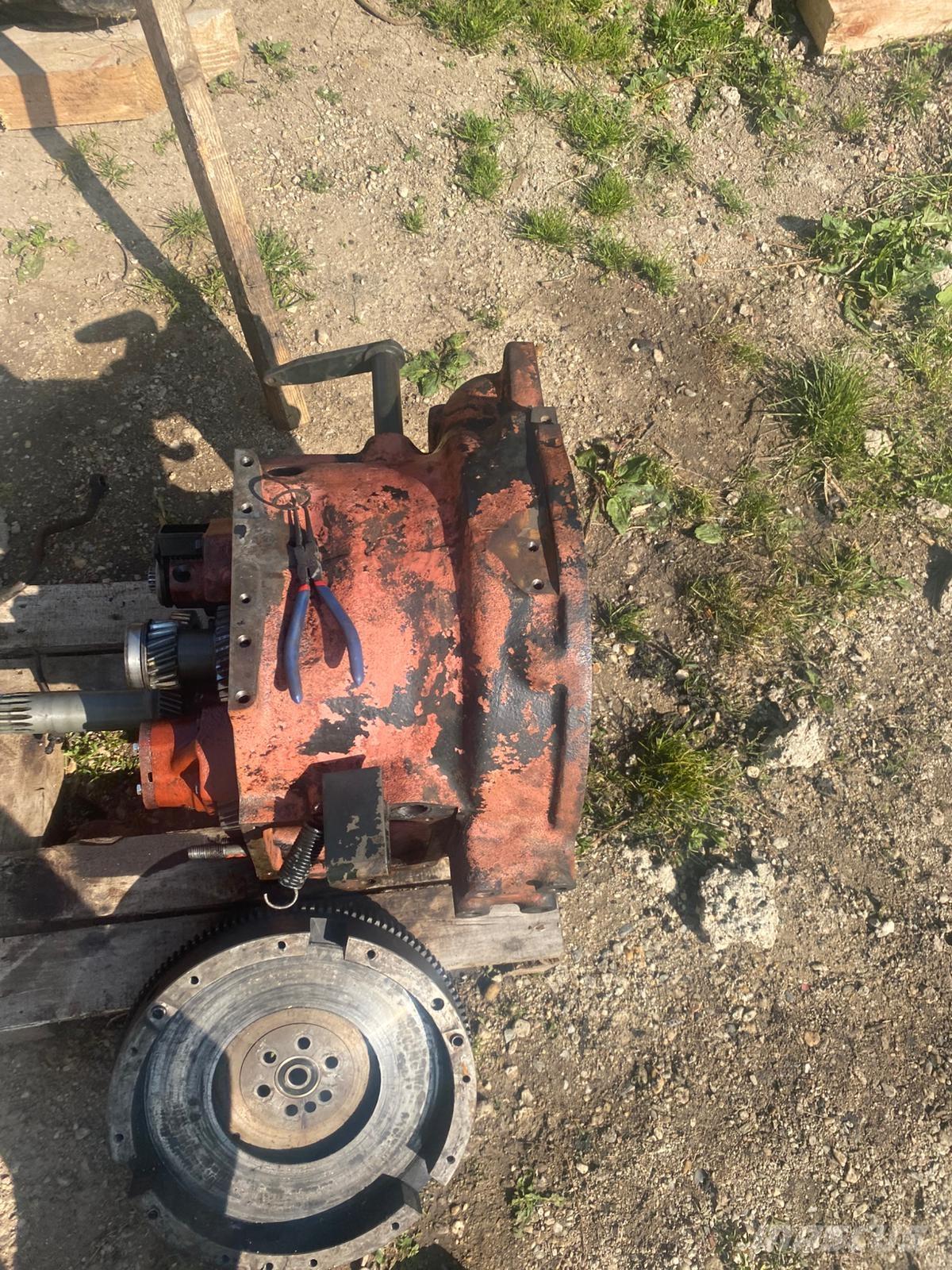 Zetor CRYSTAL Metsatööks kohandatud traktorid