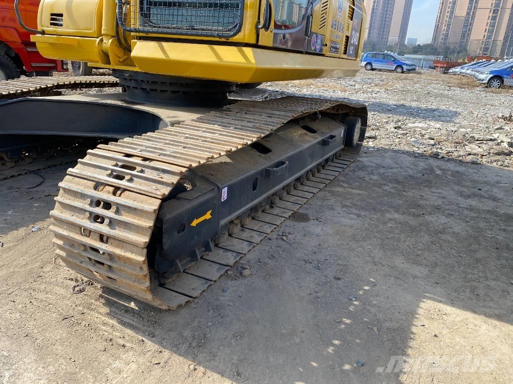 Komatsu PC240-7 Roomikekskavaatorid