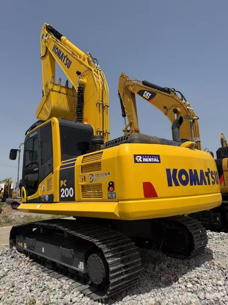 Komatsu 200-8 Roomikekskavaatorid