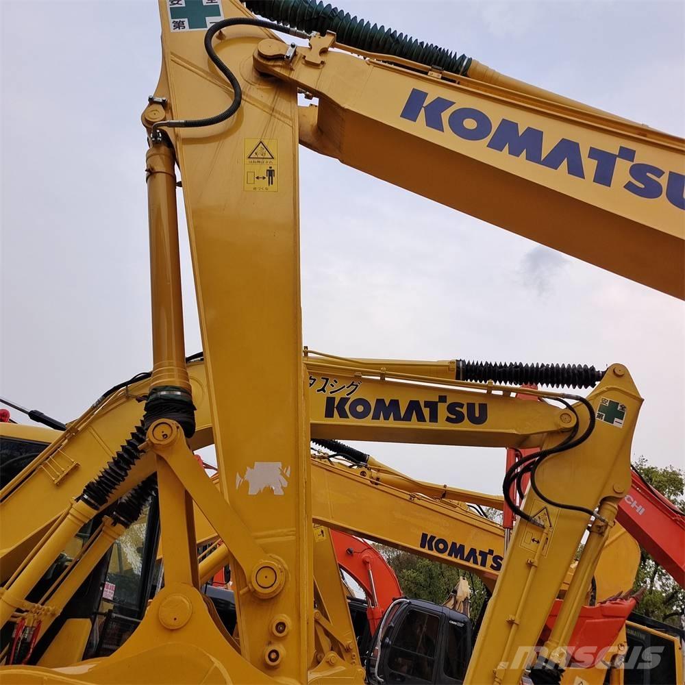 Komatsu PC 200 Roomikekskavaatorid