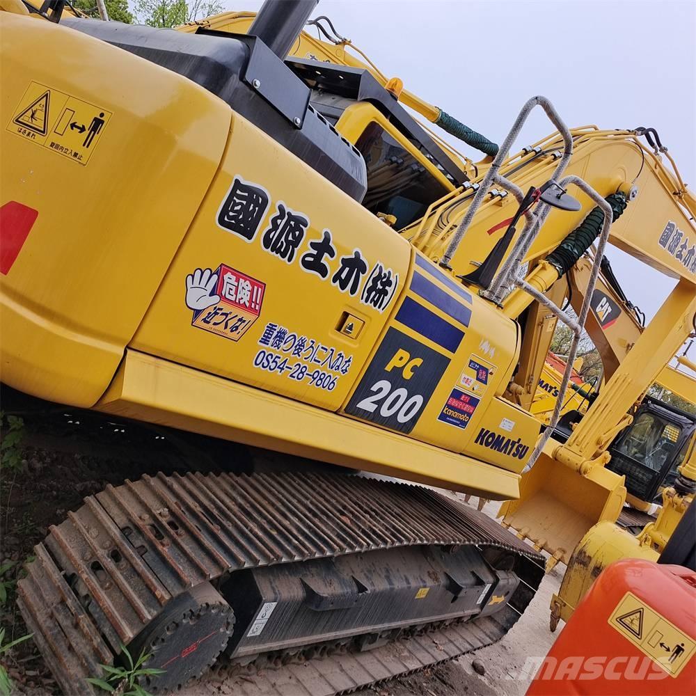 Komatsu PC 200 Roomikekskavaatorid
