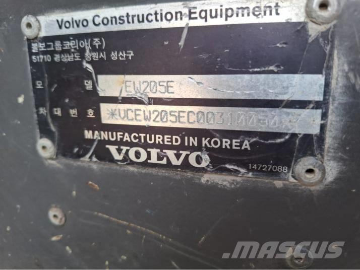 Volvo EW 205E Ratasekskavaatorid