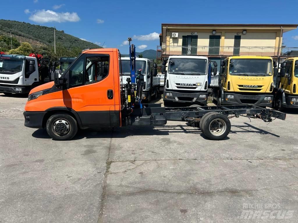 Iveco Daily 35-140 Kraanaga veokid