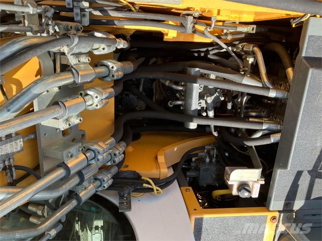 Liebherr R926 Roomikekskavaatorid