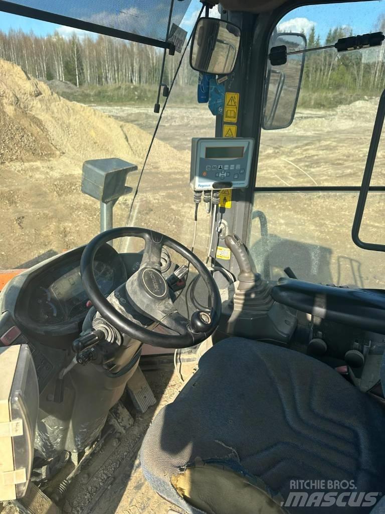Hitachi ZW 250 Rataslaadurid