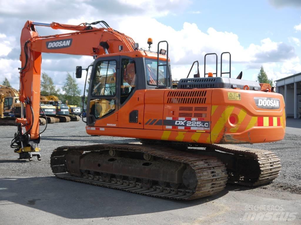 Doosan DX 225 LC-3 Roomikekskavaatorid