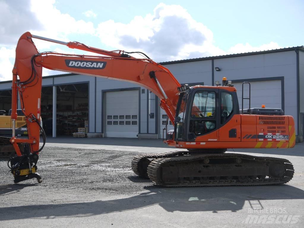 Doosan DX 225 LC-3 Roomikekskavaatorid