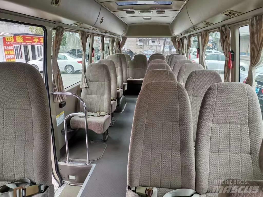 Toyota Coaster Bus Väikebussid