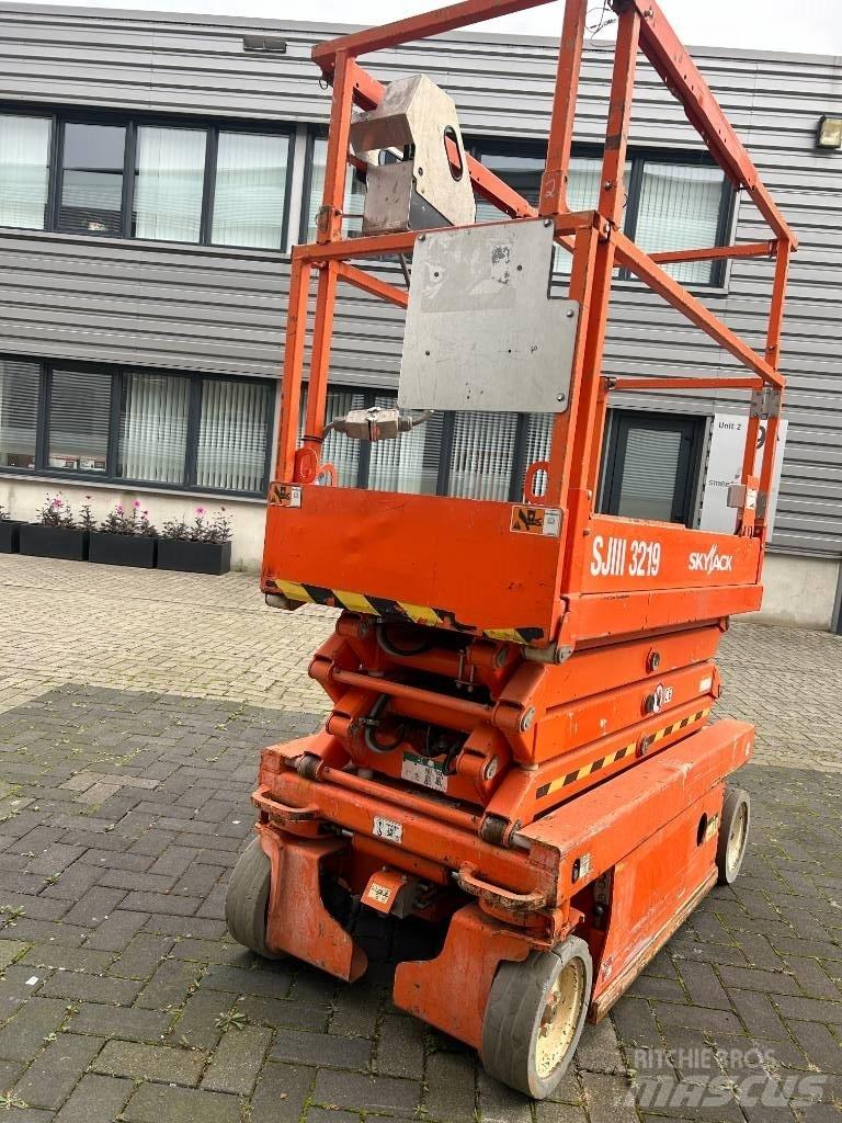 SkyJack SJ III 3219 Käärtõstukid