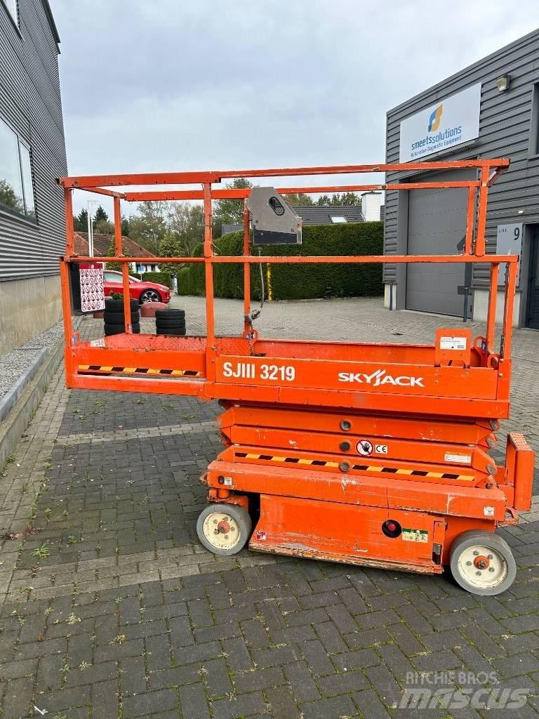 SkyJack SJ III 3219 Käärtõstukid