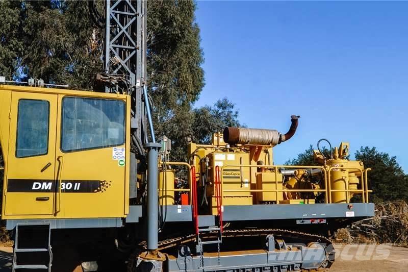 Atlas Copco DM30 Vertikaalsed puurmasinad