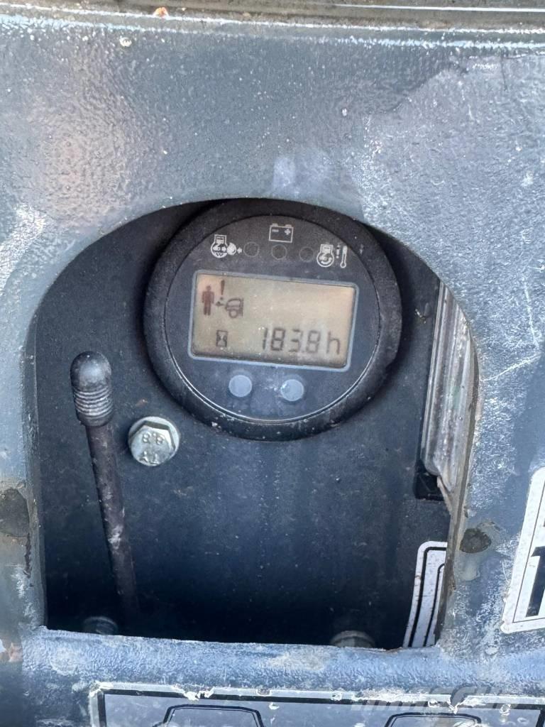 Bomag BMP 8500 Pinnasetihendajad